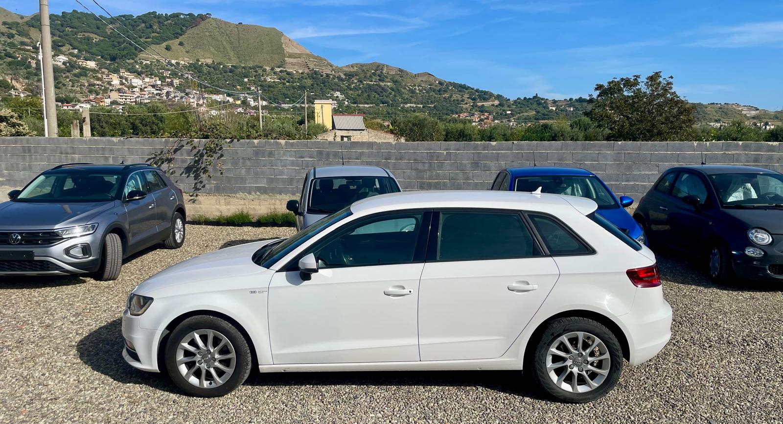 Audi Modello A3 Sportback, 1.6 TDI clean diesel, Sportback Attraction, - immagine 2